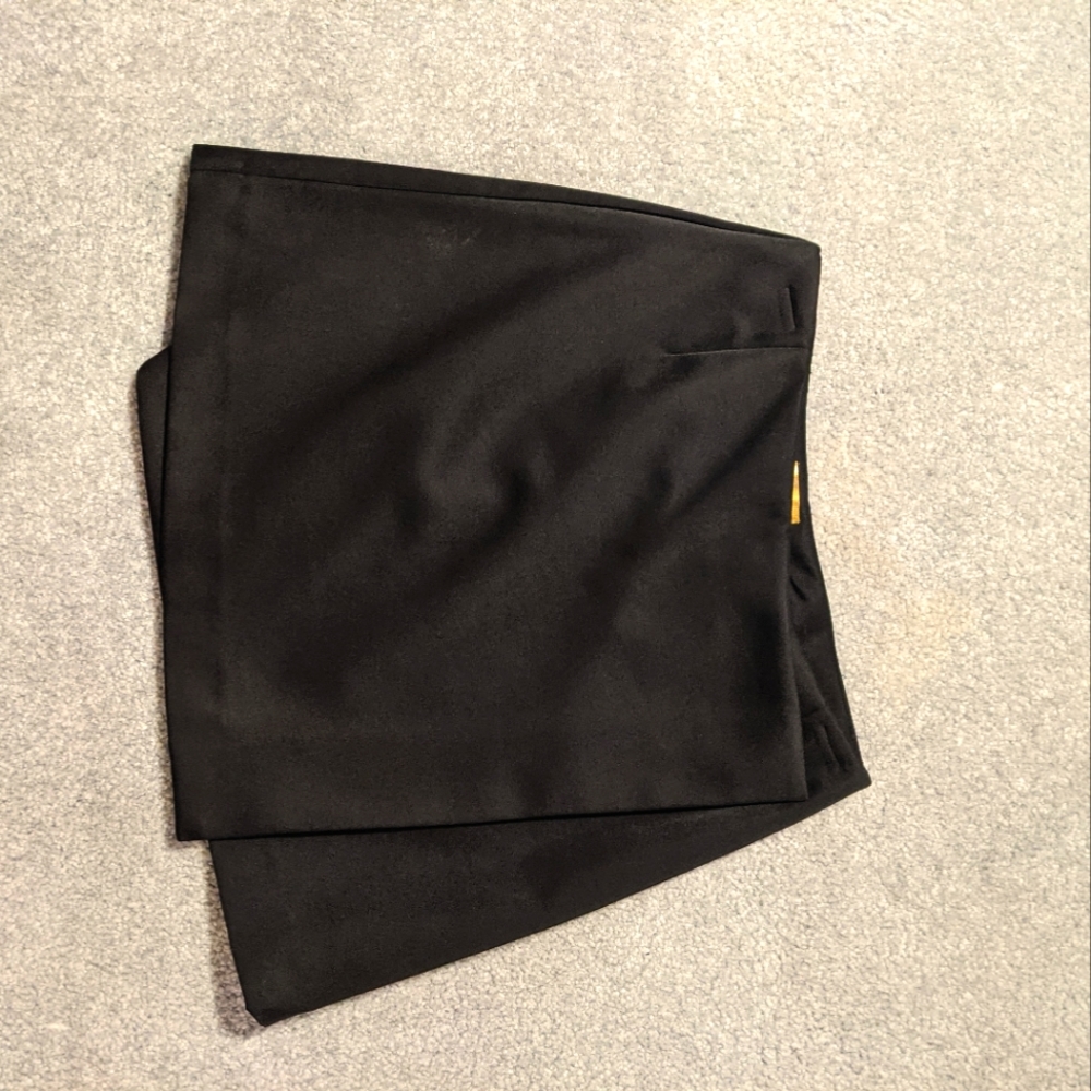 H&M Wrap Skirt, size 6, Black